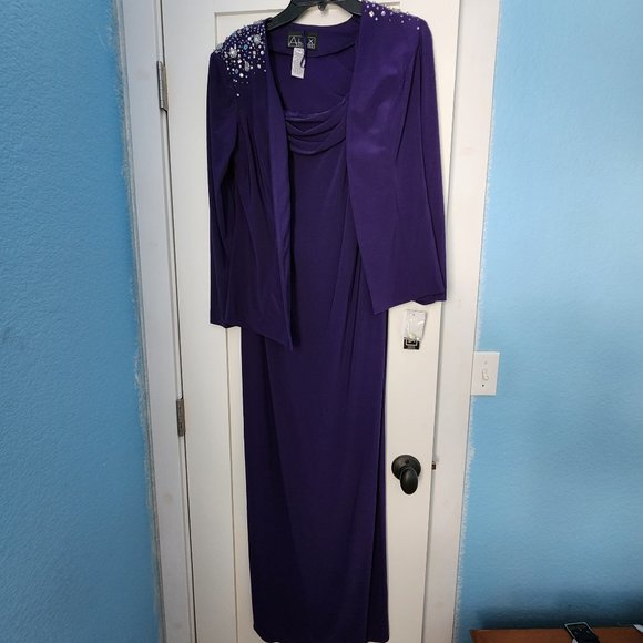 Dress and jacket - Picture 1 of 7